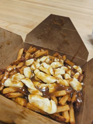 NomNomNom Poutine by null