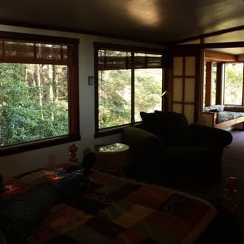 St Orres - The Wake Robin Cabin - Hotels Near Me - Gualala, California St Orres - The Wake Robin Cabin - Hotels Near Me - Gualala, California