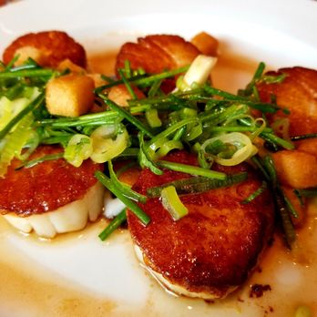 Lucky Restaurant - Scallops. - Wine Bars Near Me - Roanoke, Virginia