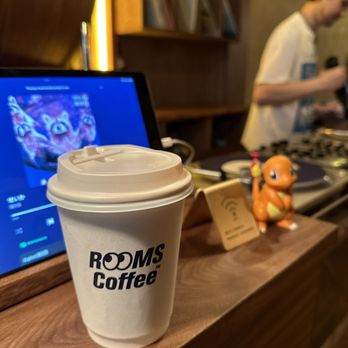 Rooms Coffee 17 Baldwin - Coffee by turntable - Coffee & Tea Near Me - Toronto, Ontario Rooms Coffee 17 Baldwin - Coffee by turntable - Coffee & Tea Near Me - Toronto, Ontario