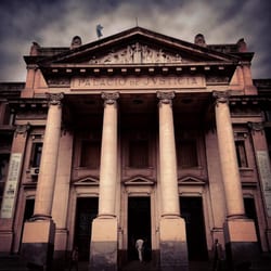 Paseo Marqués de Sobremonte - Inmensidad judicial.