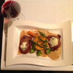 African Sky Hotel - Simola Restaurant - Kalbsmedaillon mit Roquefortkäse überbacken auf Süßkartoffelpüree
