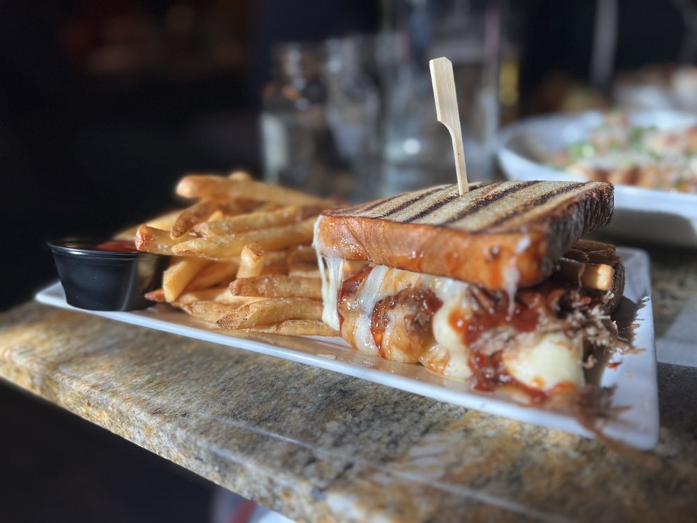 Social spots from Schatzis Pub