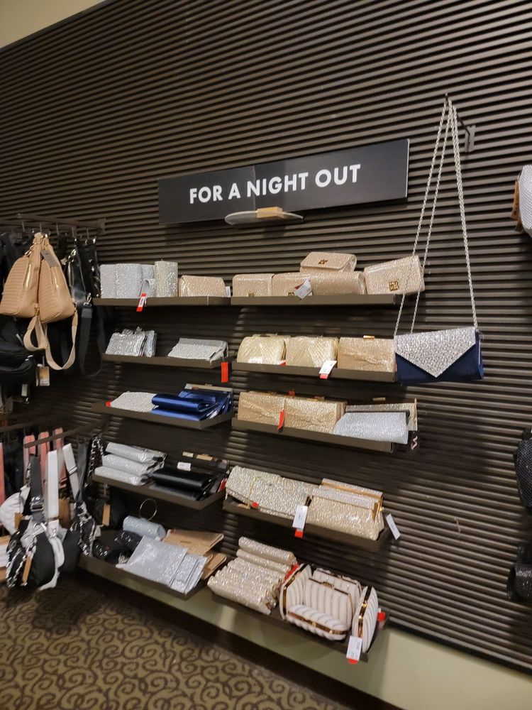 DSW DESIGNER SHOE WAREHOUSE Updated October 2024 18 Photos 5080