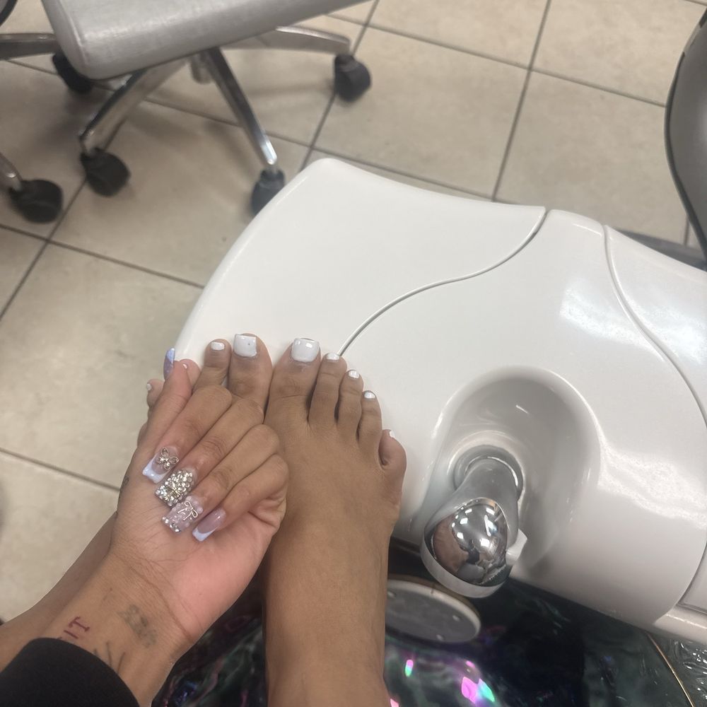 Nails and toes a month later Nails and toes a month later