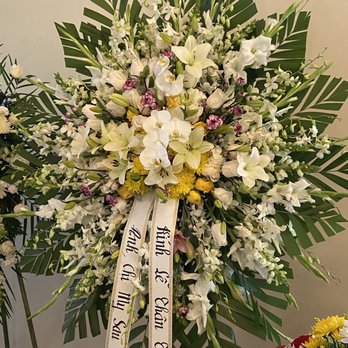 Van Florist - Funeral Flowers $285 - Florists Near Me - San Jose, California