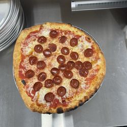 Brickhouse Pizza - Hot Roni pizza