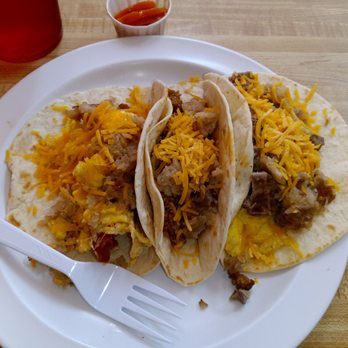 El Giro - Three breakfast tacos, one bacon, one chorizo, one lingua, about $10 now, Aug 2022. Still huge, still delicious. Only until 11:00 a.m. - Mexican Near Me - Amarillo, Texas El Giro - Three breakfast tacos, one bacon, one chorizo, one lingua, about $10 now, Aug 2022. Still huge, still delicious. Only until 11:00 a.m. - Mexican Near Me - Amarillo, Texas