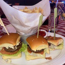 P. J. CLARKE’S - Updated February 2026 - 342 Photos & 250 Reviews - 601 ...