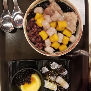Meet Fresh - Icy grass jelly #4 with taro balls add on (top)  Egg pudding with mochi (bottom of pic) - Desserts Near Me - Atlanta, Georgia
