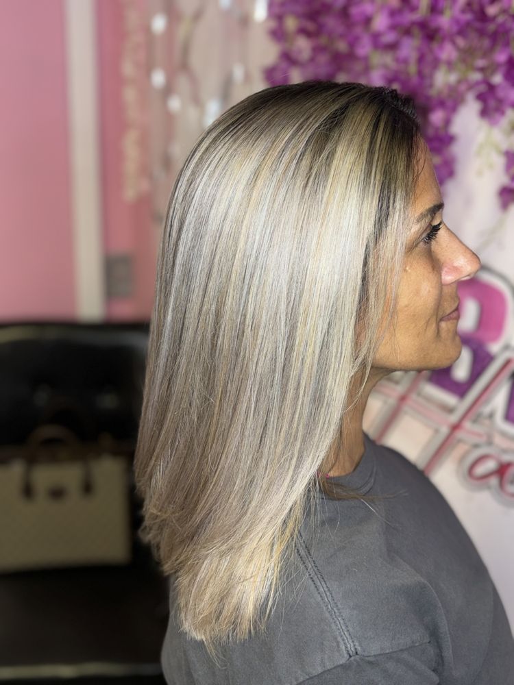 Debbi K Hair Logo