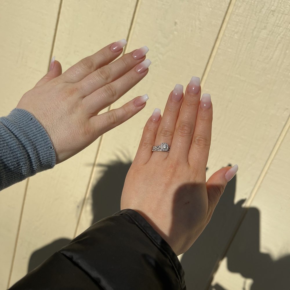Luxury Nails - Ombré nails! - Nail Salons Near Me - Newberg, Oregon