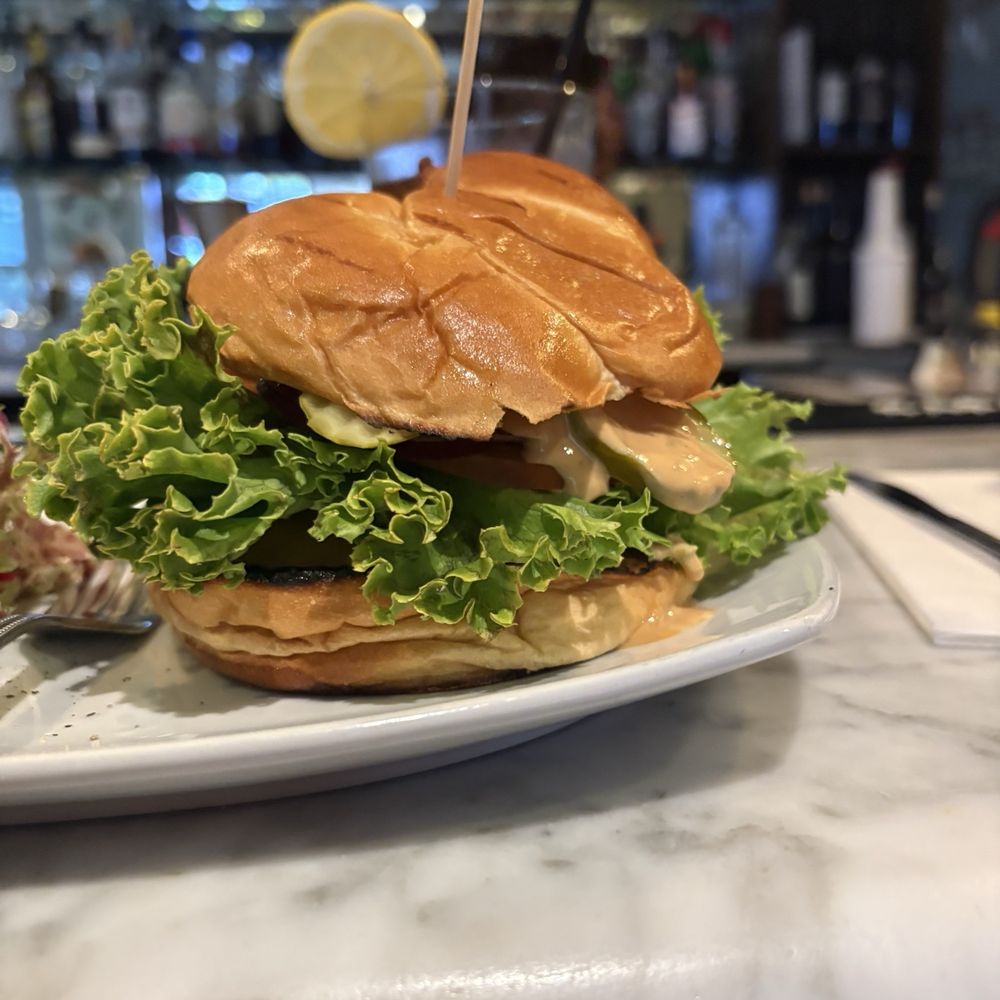 V Restaurant, Bistro & Bar - New American Near Me - Murphys, California