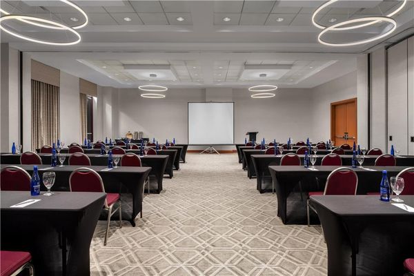 Embassy Suites by Hilton Boston at Logan Airport by null