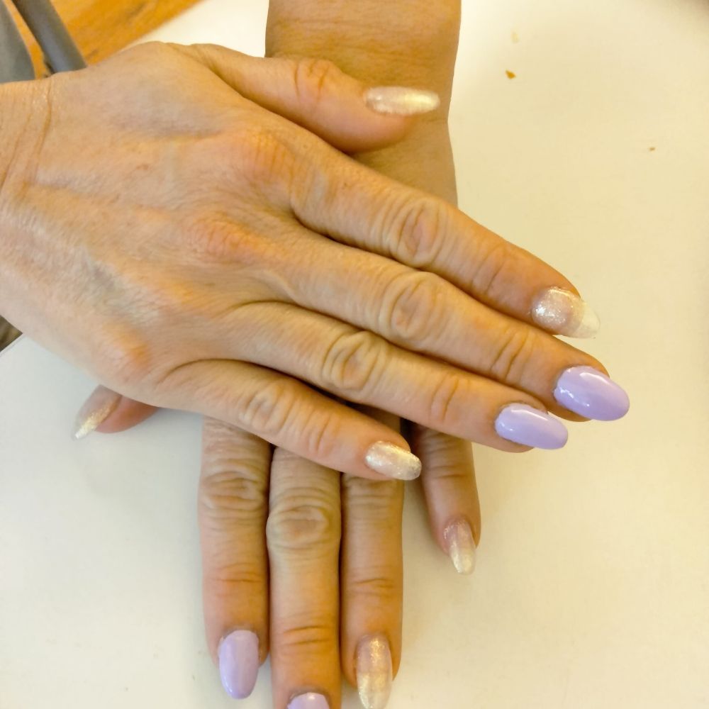 Mariuxi Nails Logo