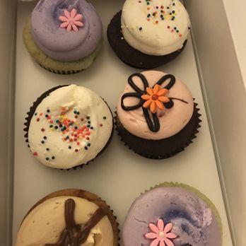 Georgetown Cupcake - Can't remember the names - Cupcakes Near Me - Washington, DC, District of Columbia Georgetown Cupcake - Can't remember the names - Cupcakes Near Me - Washington, DC, District of Columbia