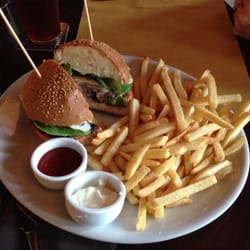 Deposito 62 - Il D62, l'hambuger della casa incamiciato con lardo, uovo all'occhio di bue e crema di peperoncino...