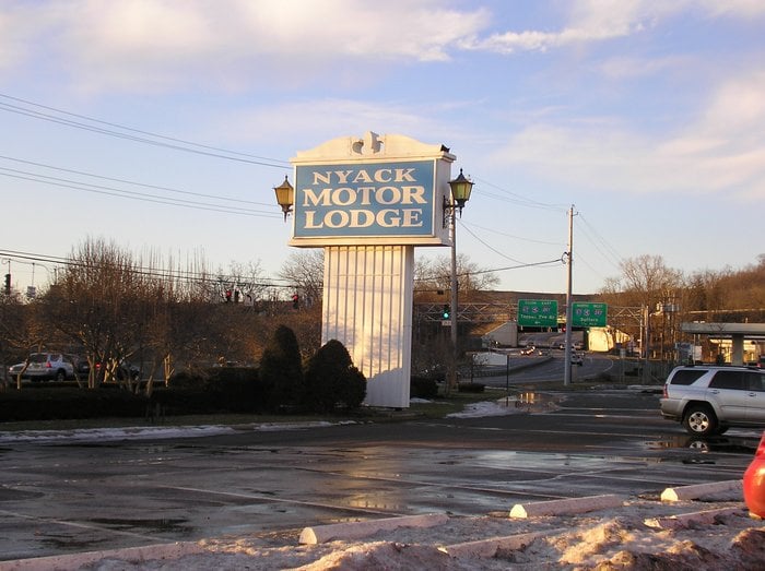 NYACK MOTOR LODGE Updated September 2024 39 Photos & 11 Reviews