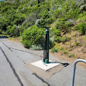 Devil's Slide Coastal Trail - Air Station for bikes - Hiking Near Me - Pacifica, California
