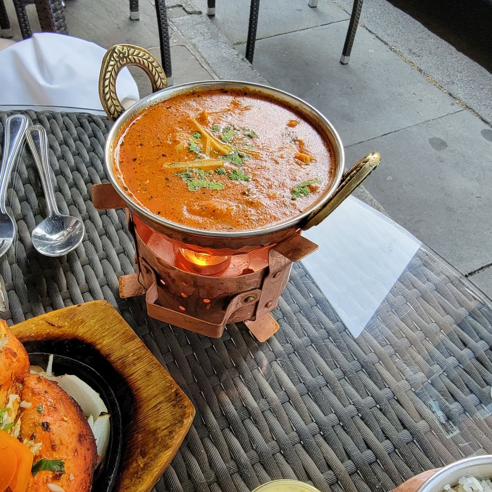 Warwick Arms - Chicken Tikka masala - Pubs Near Me - London, XGL