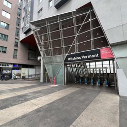Wilshire / Vermont Red and Purple Line Station - Entrance