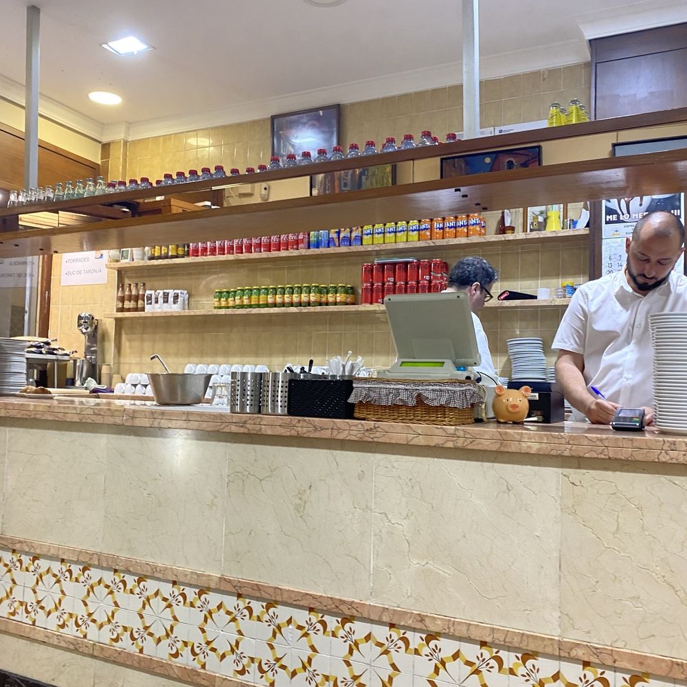 La Pallaresa - Order counter - Coffee & Tea Near Me - Barcelona, B