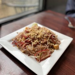 Yum Yum Thai - Bbq pork pad thai