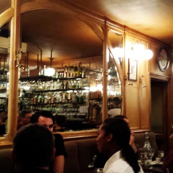 Victoires - You can tell this place is for the locals - family and friends din here. - French Near Me - Paris, 75 Victoires - You can tell this place is for the locals - family and friends din here. - French Near Me - Paris, 75