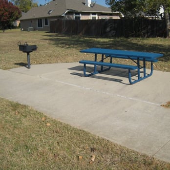 River Trails Park - Parks Near Me - Fort Worth, Texas