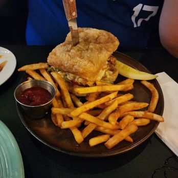 Morrison - Burbank - Deliciousness - Gastropubs Near Me - Burbank, California Morrison - Burbank - Deliciousness - Gastropubs Near Me - Burbank, California