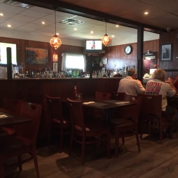 Dube's - Bar area - Seafood Near Me - Salem, Massachusetts