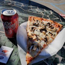 Giant Pizza King - That's good pizza