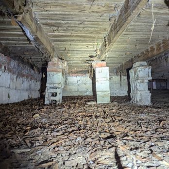 Home Score - From inside the crawl space, we found areas of decking decay and poorly installed piers. - Home Inspectors Near Me