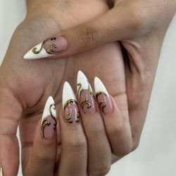 Vivid Nail Studio