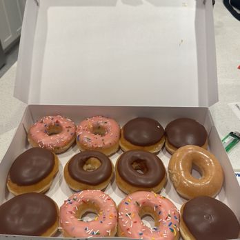 Krispy Kreme - Classic Assorted Dozen - Donuts Near Me - Kissimmee, Florida