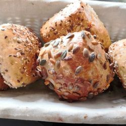 Schäfer - Frische Brötchen :1xKürbiskernbr. 2 xFitnessbr. 2xUrstücke - unsere leckeren Favoriten!