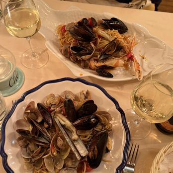 Chez Black - Seafood pasta and seafood pasta with prawns - Italian Near Me - Positano, SA Chez Black - Seafood pasta and seafood pasta with prawns - Italian Near Me - Positano, SA