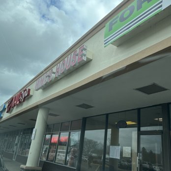 Ming's House Chinese Food - Outside - closed Mondays - Chinese Near Me - Patchogue, New York