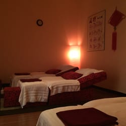 J Foot Reflexology - Clean, peaceful, and the most comfortable massage chairs ever.