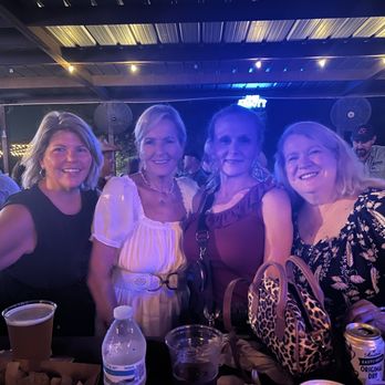 Buck's Backyard - American Near Me - Buda, Texas