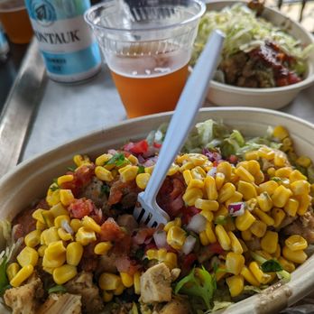 Right Coast Taqueria Deer Park - Salad bowl with chicken - Mexican Near Me - Deer Park, New York Right Coast Taqueria Deer Park - Salad bowl with chicken - Mexican Near Me - Deer Park, New York