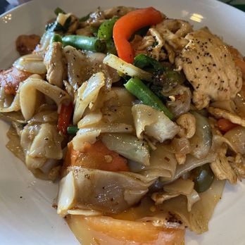 Udom Thai - Drunken noodles.  Love love! - Thai Near Me - Centennial, Colorado