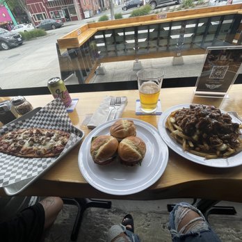 Flying Pig - Brewpubs Near Me - Everett, Washington