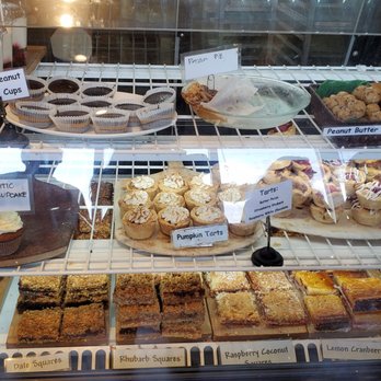 Bear's Paw Bakery - Inside - Bakeries Near Me - Jasper, Alberta Bear's Paw Bakery - Inside - Bakeries Near Me - Jasper, Alberta