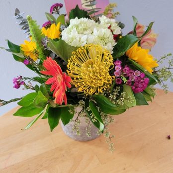 Lana Luna Flowers - Floral Designers Near Me Lana Luna Flowers - Floral Designers Near Me