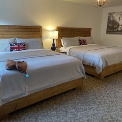 The Okoboji Commons Hotel - Two king beds that were soooooooo comfortable