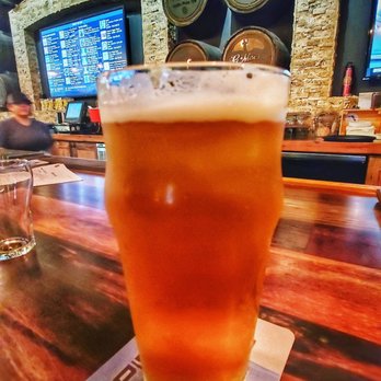 Brew Hub - Community Pilsner Beer - Breweries Near Me - Lakeland, Florida