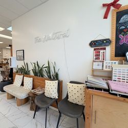 The Nailtural - Entrance and waiting area