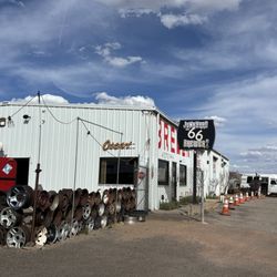 Junkyard On 66 Brewery - Exterior