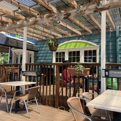 Banzo - A beautiful outdoor patio for dining.